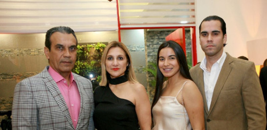 Jaime Bisonó, Fátima de Bisonó, Tatiana Bisonó y Mario Franco.