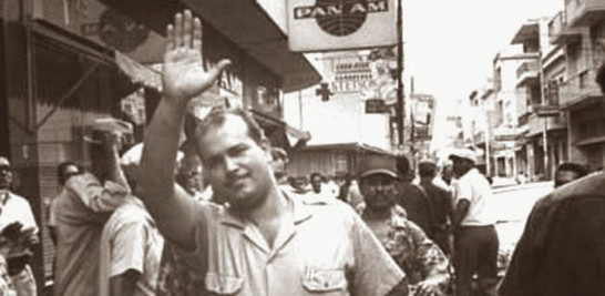 El coronel Caamaño en la zona constitucionalista. ARCHIVO