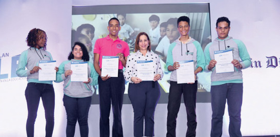 Los participantes del Centro Educativo Joseph Canaán obtuvieron el segundo lugar de la competencia.