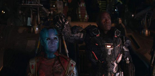 Karen Gilland y Don Cheadle en una escena de Avengers: Endgame. MARVEL STUDIOS