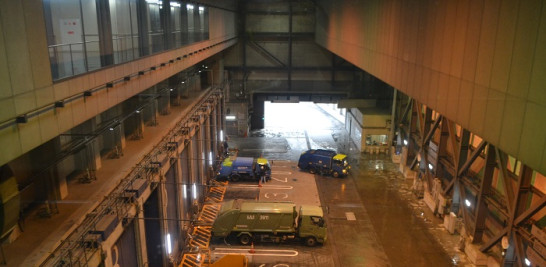 La planta recibe los camiones de basura las 24 horas. Los ciudadanos también pueden llevarla directamente al depósito. Yaniris López/LD
