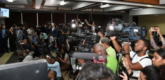 Momento del desarrollo de la rueda de prensa efectuada ayer en la sede de la Procuraduría General de la República. JOSÉ A. MALDONADO/LD