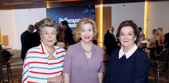 Montserrat Palvs, Susana Messina y Graciela Lluberes.