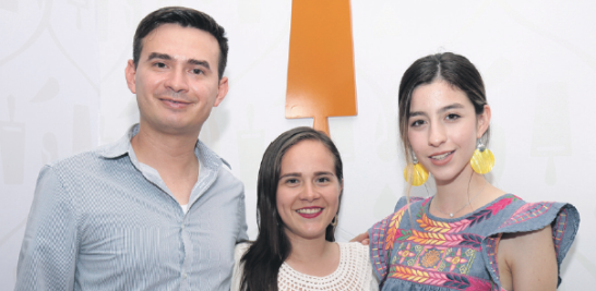 Hugo Torales, Gabriela Torales y Diana Benavides. CORTESÍA
