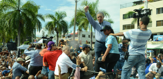 El expresidente Leonel Fernández se mostró firme en la defensa de la Constitución de la República.