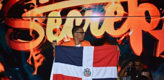 SECRETO EL FAMOSO BIBERÓN llevó la bandera dominicana y fue uno de los más disfrutados.