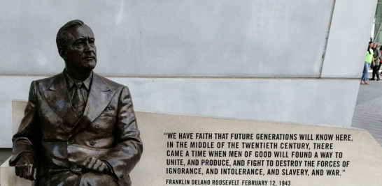 Escultura a tamaño natural de Franklin Delano Roosevelt.