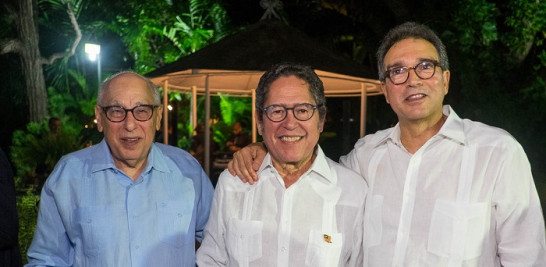 Juan Guiliani, Fernando González Nicolás y Roberto Frankenberg.