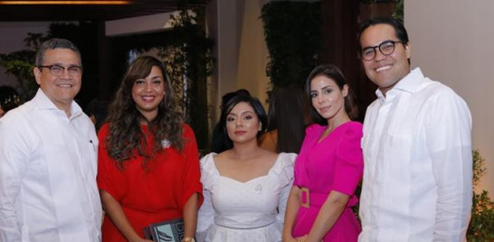 César Villanueva, Angely Baéz, Gina Almonte, María Alejandra Guzmán, César Danilo Villanueva.