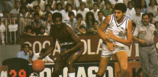 Antonio Sibilio acompañó al Barcelona a los torneos de Eurobasket en Praga en 1981, Stuttgart 1985 y Atenas 1987. FE