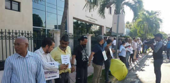 Las protestas frente a la OISOE duraron meses.