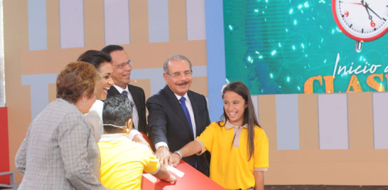 Con un toque de timbre en Santiago, el presidente Danilo Medina marcó el comienzo del nuevo año escolar. /ONELIO DOMÍNGUEZ
