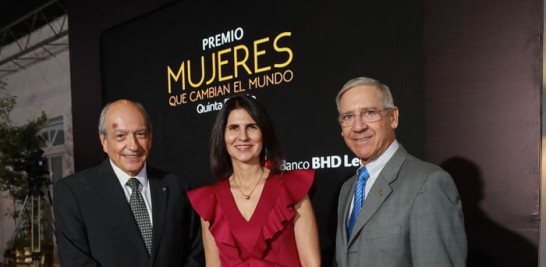 Jorge Besosa, Mercedes Ramos y César Armenteros.