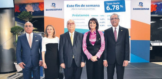 Emilio Hasbún, Clara Read, Enrique Fernández, Mirjan Abreu y Simón Lizardo Mézquita.