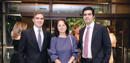 Fernando Nido, Sorina Zahan y Marcos JoséJorge León.