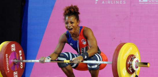 Beatriz Pirón, de pesas se consagró campeona.