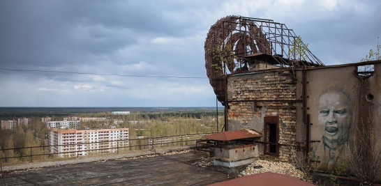 Edificio abandonado de la ciudad desierta de Pripyat, Ucrania