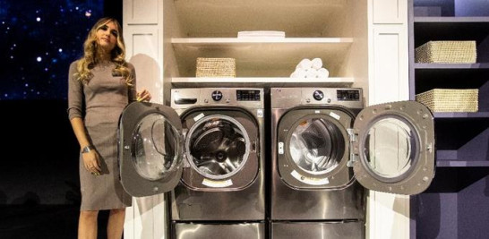 LG presentó una lavadora inteligente (con secadora compatible) que detecta el tipo de tela que intentas lavar y selecciona el ciclo de lavado que mejor le conviene. EFE
