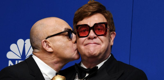 Elton John recibió su segundo Globo de Oro, ahora por la canción original de su película Roketman, Im gonna love me again, junto a Bernie Taupin, con quien ha colaborado ampliamente a lo largo de su trayectoria.
