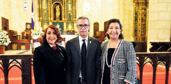 Katia Miguelina Jiménez, Hermógenes Acosta de los Santos y Leyda Margarita Piña.