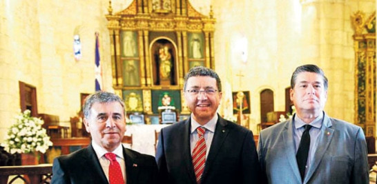 Romilio Gutiérrez, Andrea Canepari y Carlos Peñafiel.