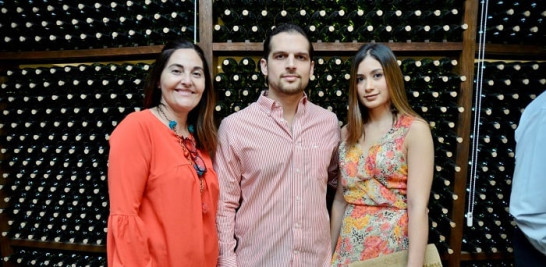Esther Penalba, Sebastián Zilibotti y Mariana Reyna.