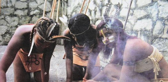La fundación forma a los chicos de la comunidad en historia del arte taíno, con actividades que involucran a estudiantes, maestros y artesanos. El lugar es sede del Gran Festival Cultural Indígena.
