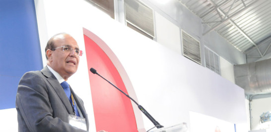 Julio César Castaños Guzmán, presidente de la JCE, sorprendió al país a las 11:00 de la mañana del 16 de febrero, al anunciar la suspensión de las elecciones.