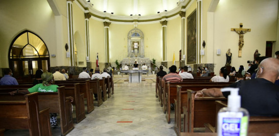 Vista de la iglesia La Altagracia de la Zona Colonial en este domingo siete de junio tras reanudarse las misas. Foto de Víctor Ramírez/Listín Diario.