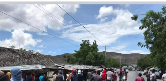 Disturbios en Fondo Negro del municipio Vicente Noble, de la provincia de Barahona (al sur del país) por ausencia de suministro elétrico. Foto de Fuente Externa.