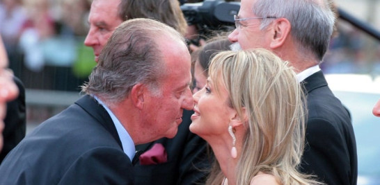 El rey emérito de España y Corinna Lasner. Fuente: El País.