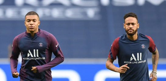 Neymar y Kylian Mbappé se entrenan para el choque entre su PGS y el Atalanta.