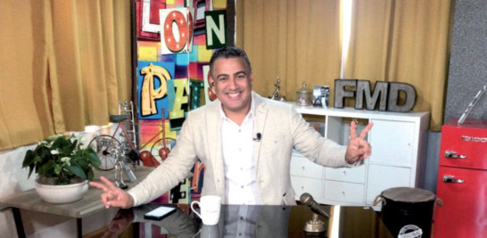 Francisco mantienen con esfuerzos sus programas en el aire a través de la televisión en Santiago.