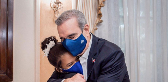El presidente Abinader se muestra conmovido con la niña que fue presidente por un día en Palacio Nacional. archivo/ld