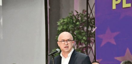 Francisco Domínguez Brito leyó el documento del PLD.