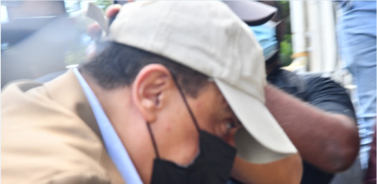 Alexis Medina Sánchez mientras era trasladado a la cárcel preventiva de Ciudad Nueva, a la espera del conocimiento de medida de coerción.JORGE CRUZ/LD