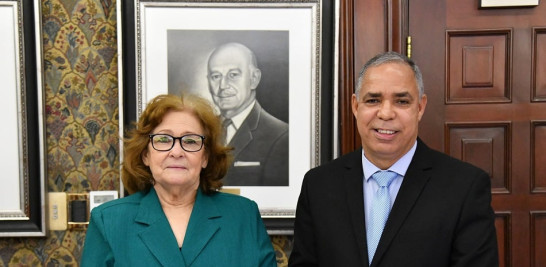 Yvonne Arias y Ramón Pérez Tejada durante el Encuentro Verde de Listín Diario.   Raúl Asencio/LD