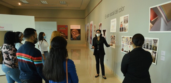 Visitantes a las exposiciones del proyecto expositivo Italia y Republica Dominicana.