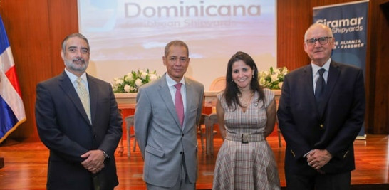 Arturo Camarena, Fernando Langa, Viceministra de Hacienda María J. Martínez y Juan Manuel Cardenas.