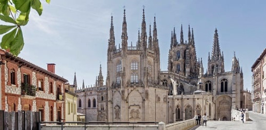 12.-Una vista d ela zona alta de la catedral castellana. Foto: EFE