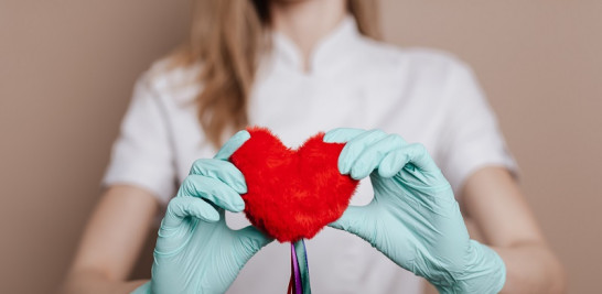 La investigación multinacional sobre los genes pueden redundar en bajar la incidencia de muertes por problemas cardíacos en el mundo. Foto de Karolina Grabowska en Pexels.jpg