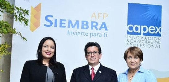 Yudelka Evangelista, Ángel Cordero y Carmen Germán.