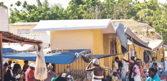 Los haitianos copan los mercados en Jimaní y Elías Piña. RAÚL ASENCIO/LISTÍN DIARIO