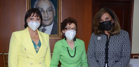 Lenka Novak, Carmenchu Brusíloff y Gema Hidalgo.