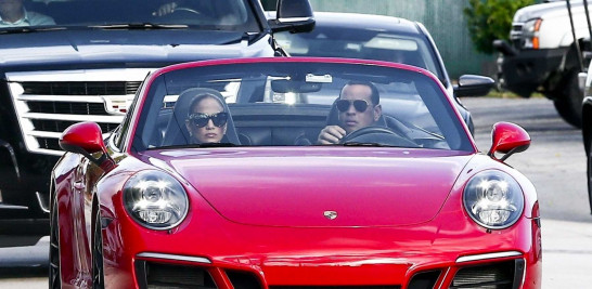 Jennifer López y Alex Rodríguez transitando en el Porsche que él le regalo cuando eran pareja.