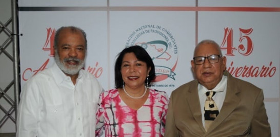 Gilberto Luna, Josefina Rivas y Emilio Hernandez.