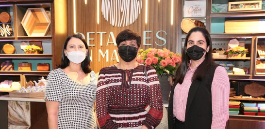 María Badia, Fabiola Garnes y Rosanna Checo.