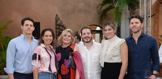 Daniel Ros Jiménez, Daniela Ochoa, Margarita Jiménez, George Julián, Michéle Jimenez de Ros y Carlos Ros Jiménez