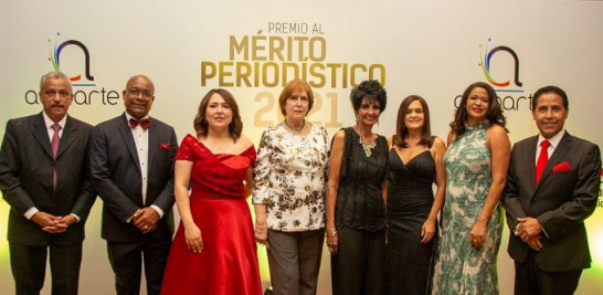 José D Laura, Cesar Dalmasi, Emelyn Baldera, Carmen Heredia, Elsa Núñez, Liza Arzeno, Paula Disla y CArlos Batista Matos.