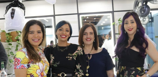 Ysabel Martínez, Wanda Cáceres, Madeleine Aquino y Carmen Cruz.